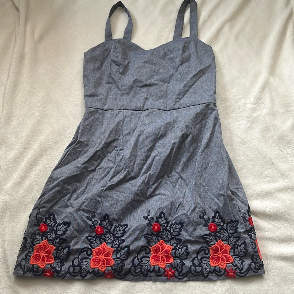 🍀5/$20 embroidered floral dress